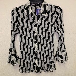 Essentials by Milano Black and White Floral Button-Up Blouse